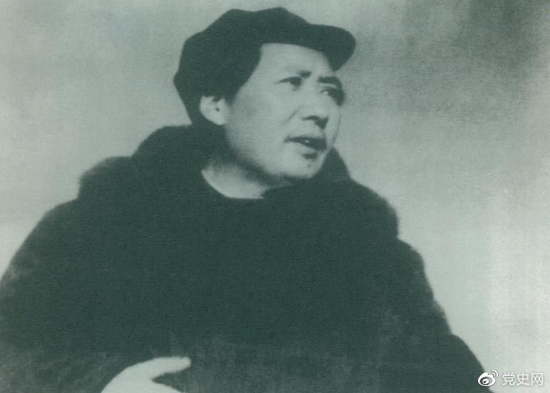 　　1949年3月23日，毛澤東率領(lǐng)中共中央機關(guān)離開西柏坡前往北平。出發(fā)時，他對周恩來說，今天是進京的日子，進京趕考去。我們決不當李自成，我們都希望考個好成績。